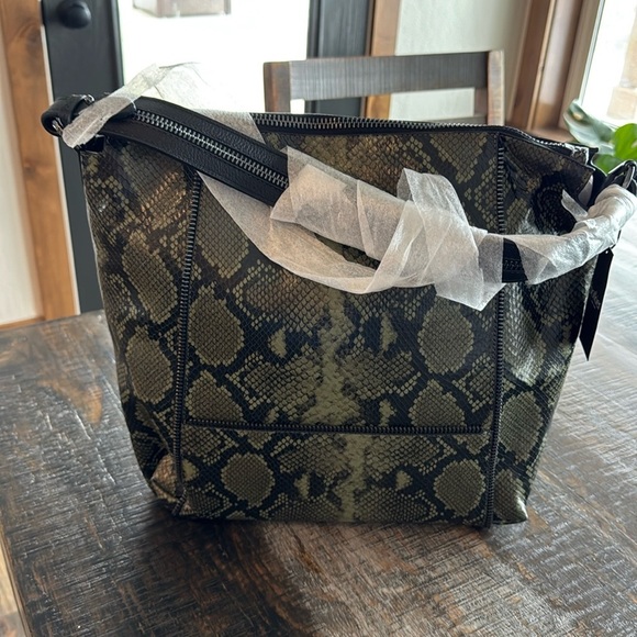 Botkier Leather Soho Hobo Shoulder Bag NWT - Picture 1 of 6